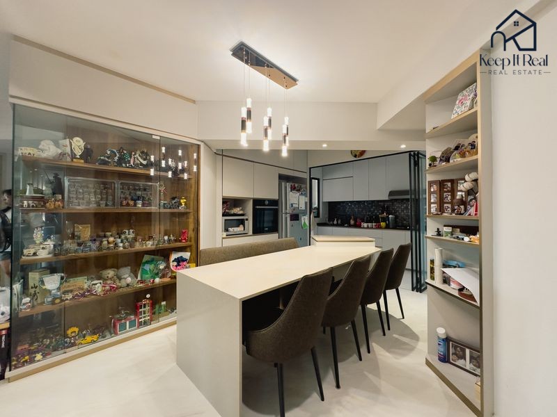 694 Jurong West Central